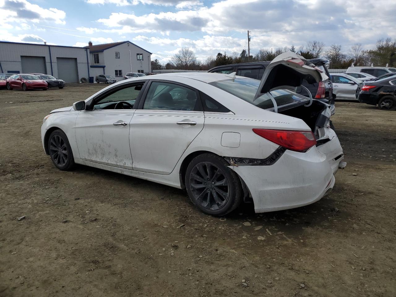 2011 Hyundai Sonata - Image 2