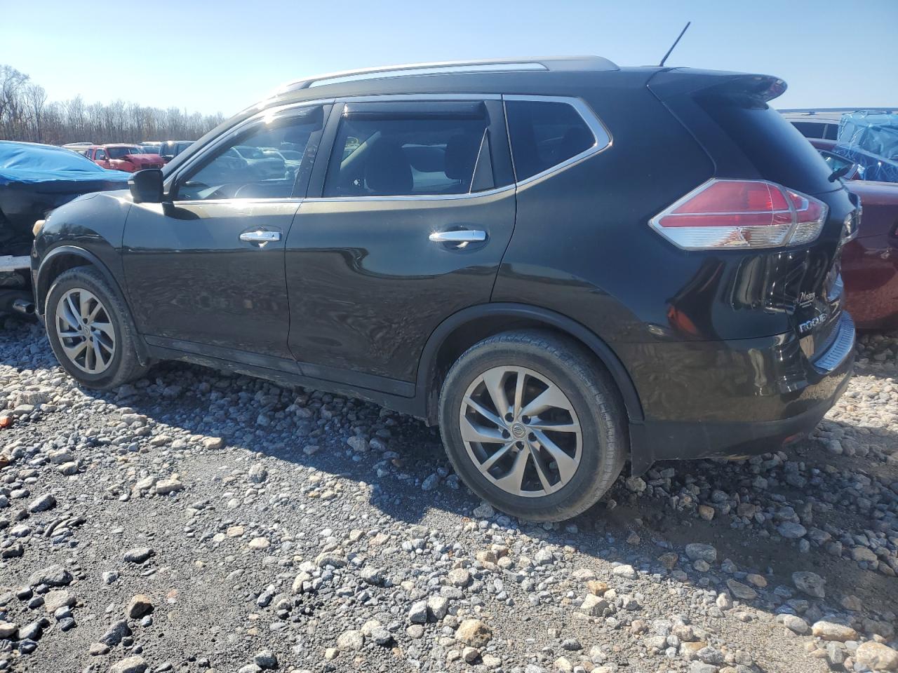 2015 Nissan Rogue - Image 2