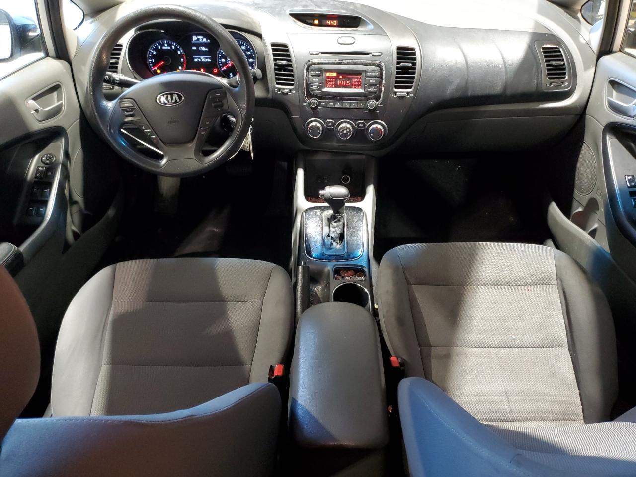 2017 Kia Forte - Image 8