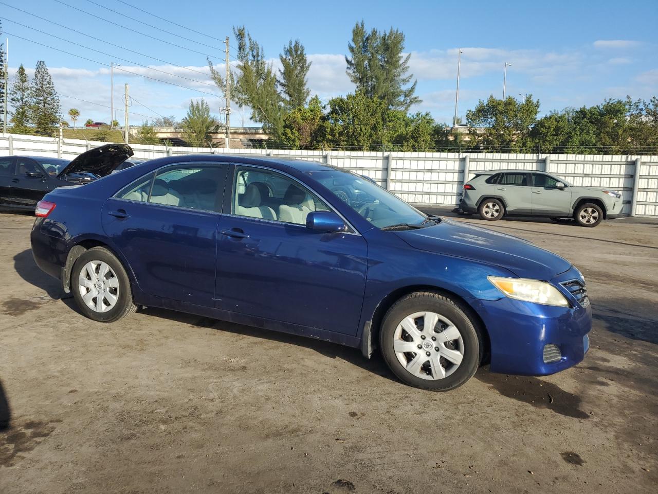 2011 Toyota Camry - Image 4