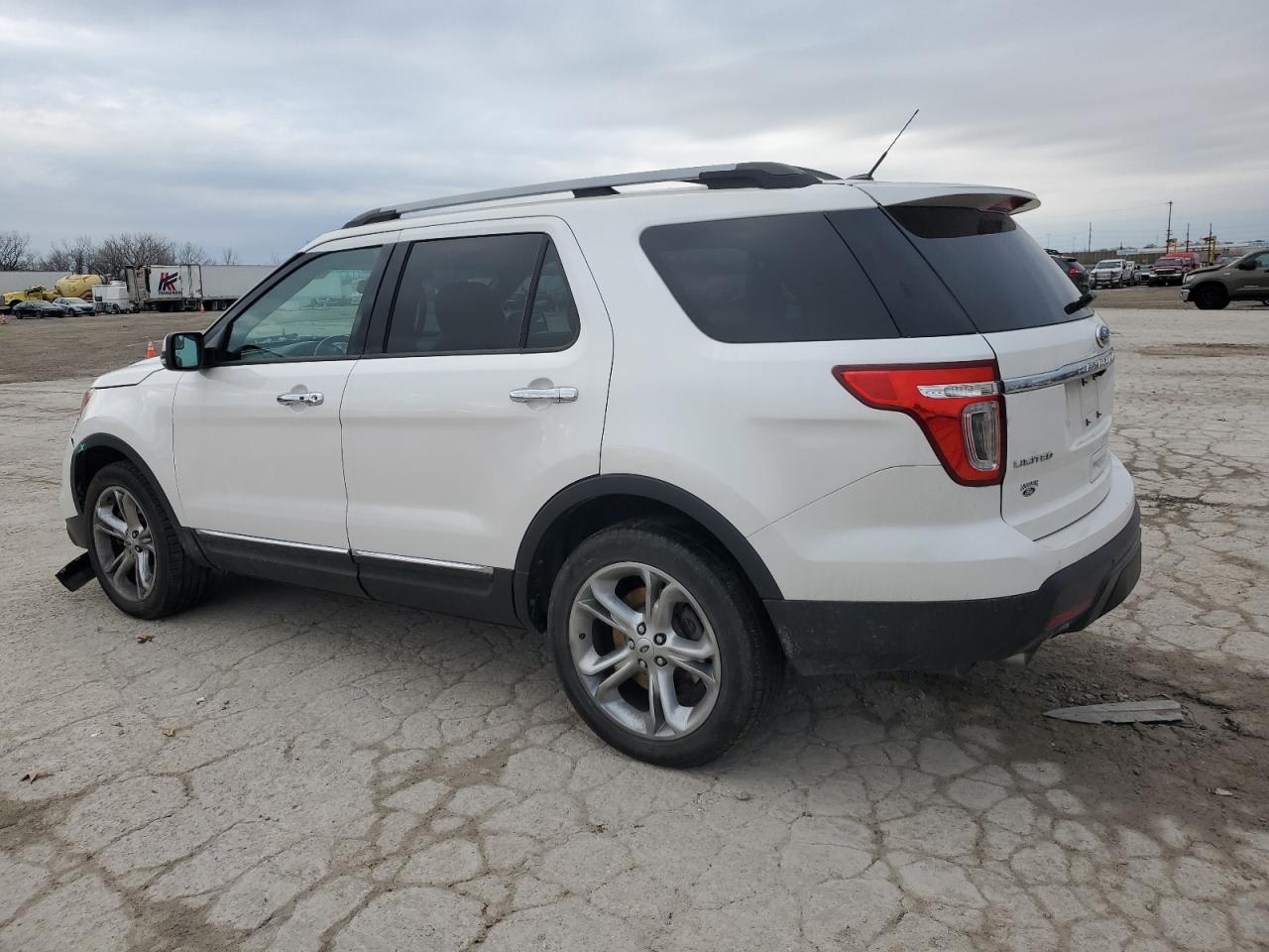 2015 Ford Explorer - Image 2