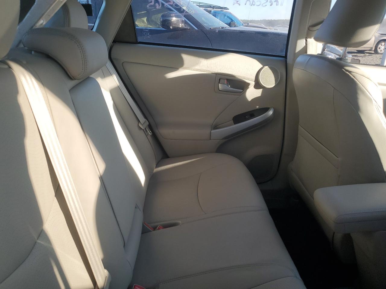 2010 Toyota Prius - Image 11