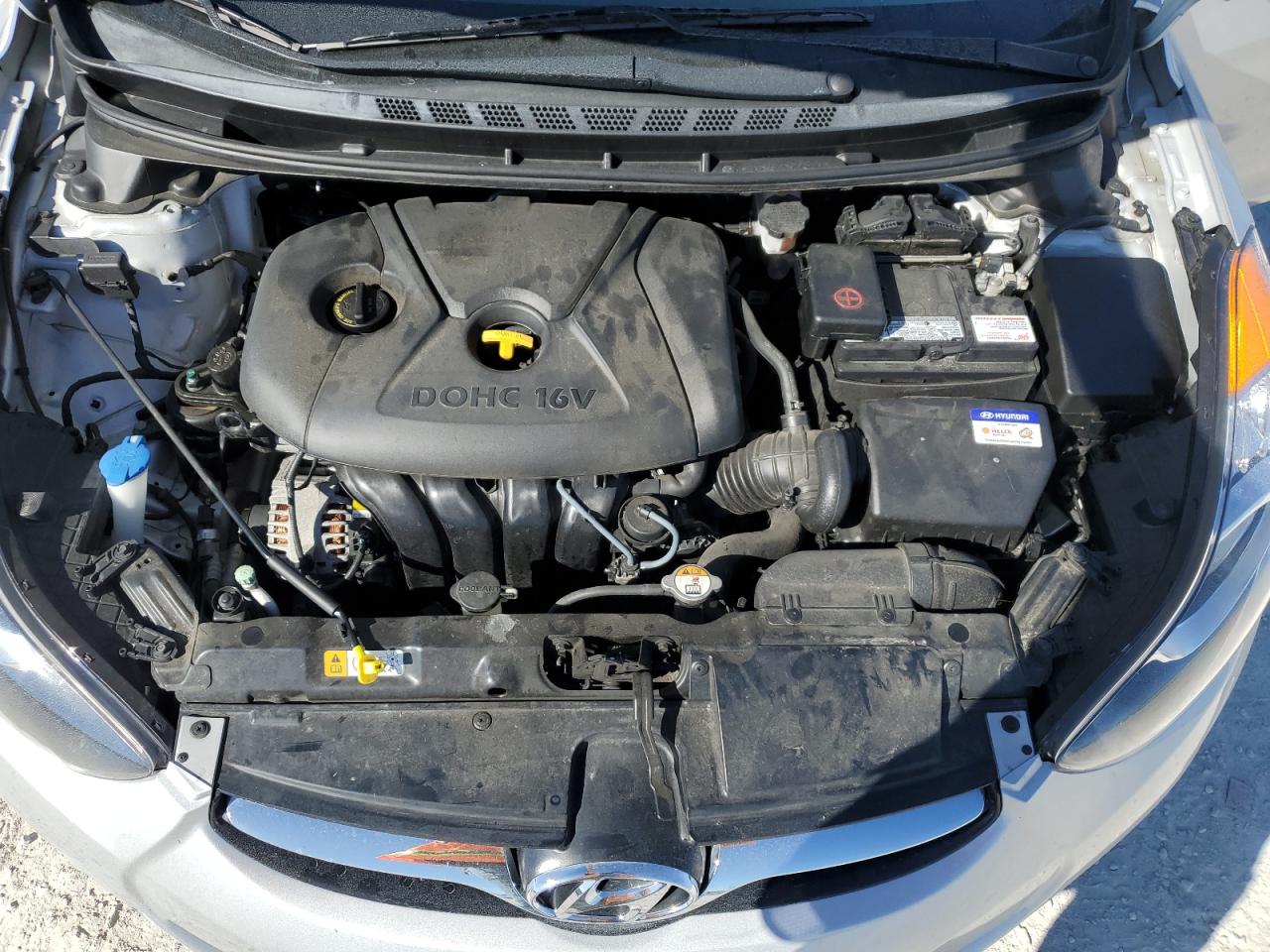 2013 Hyundai Elantra - Image 11