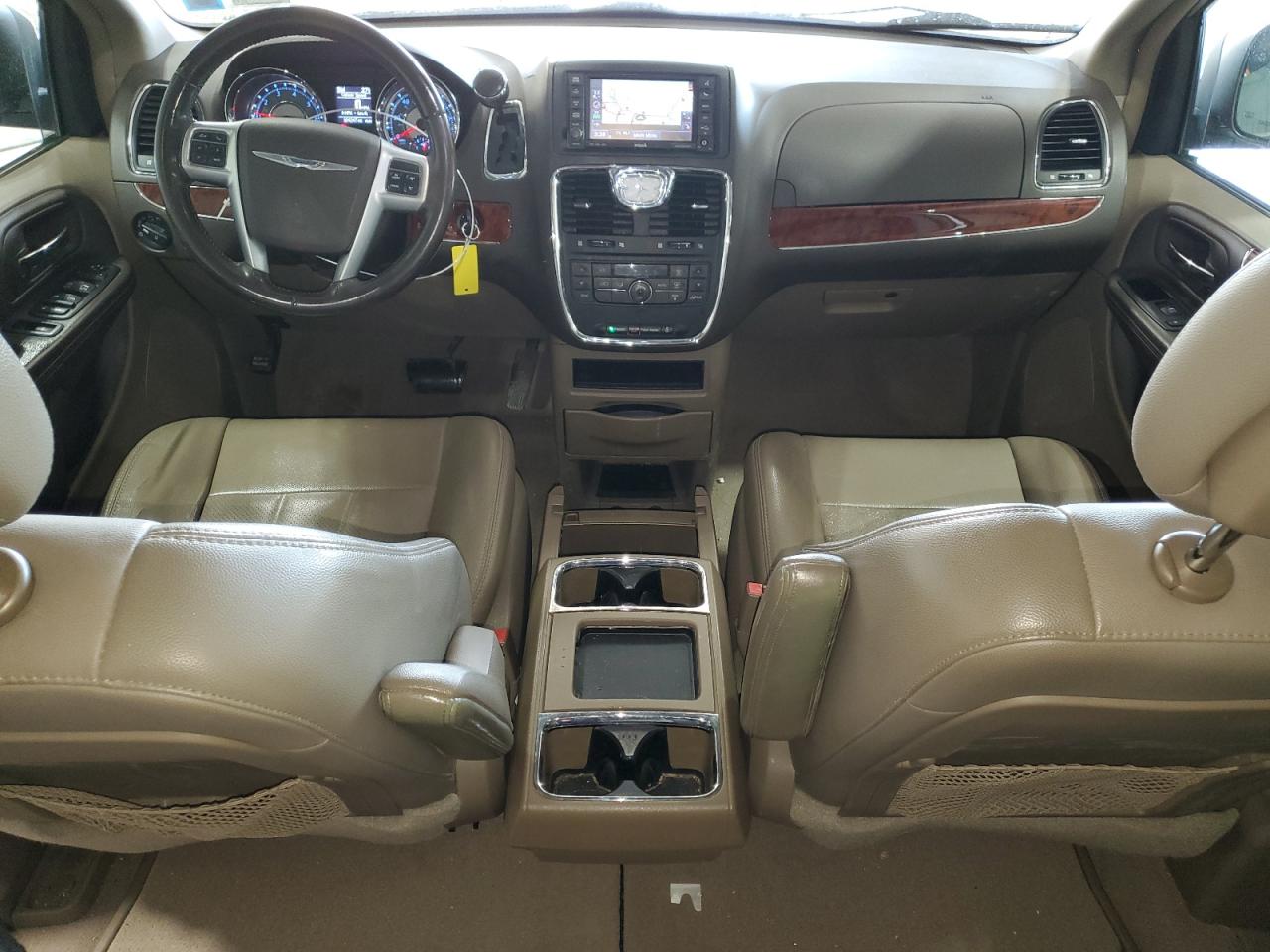 2012 Chrysler Town & Country - Image 8