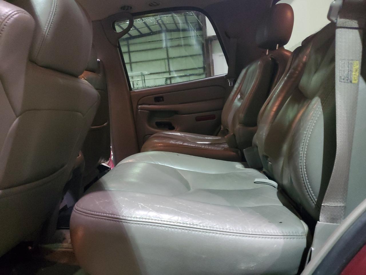 2004 Chevrolet Tahoe - Image 11
