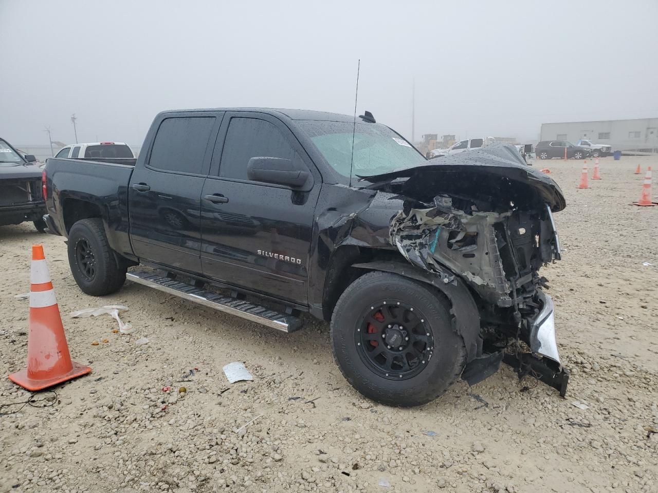 2015 Chevrolet Silverado - Image 4