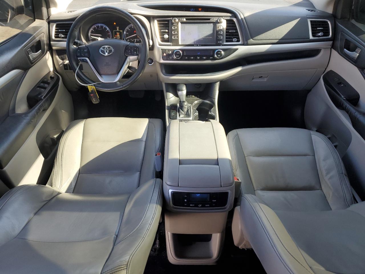 2015 Toyota Highlander - Image 8