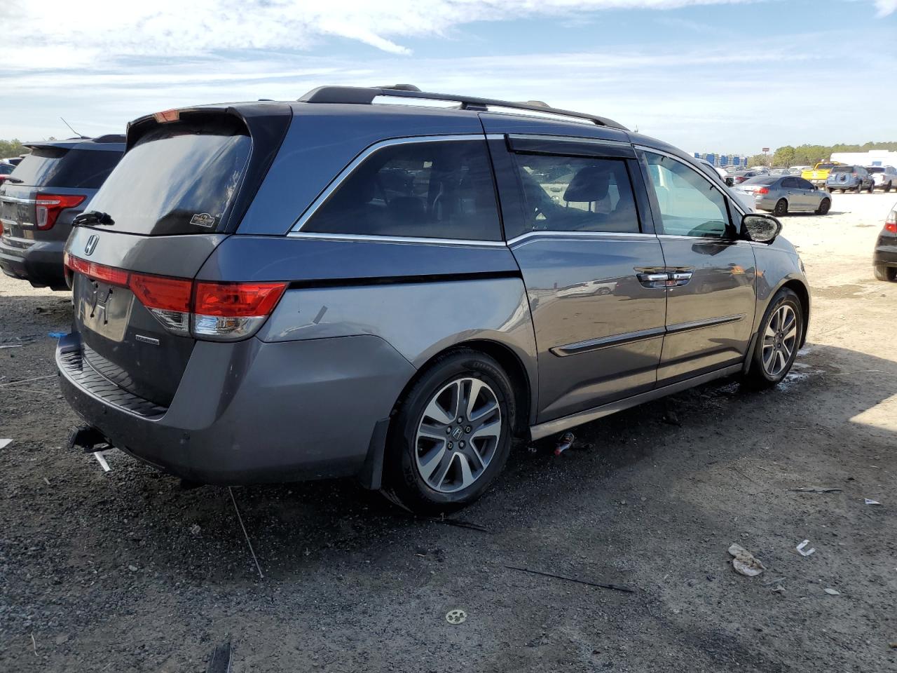 2015 Honda Odyssey - Image 3
