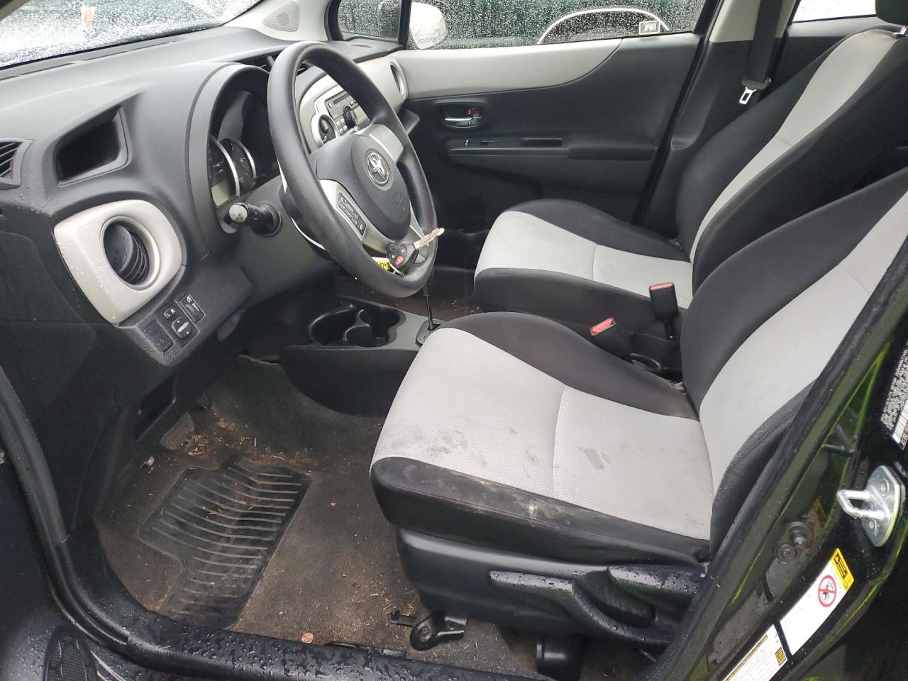 2013 Toyota Yaris - Image 7