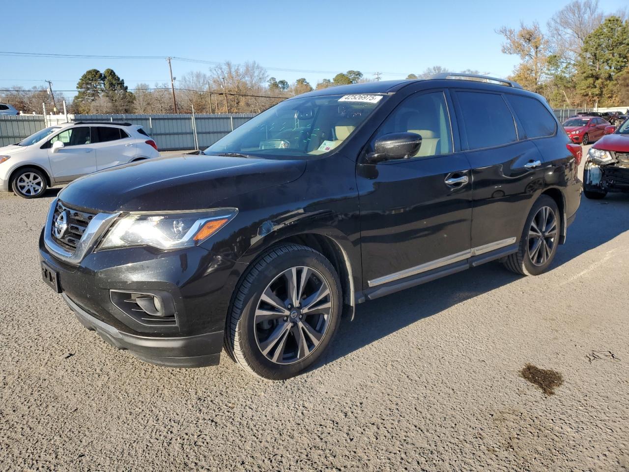 2017 Nissan Pathfinder - Image 1