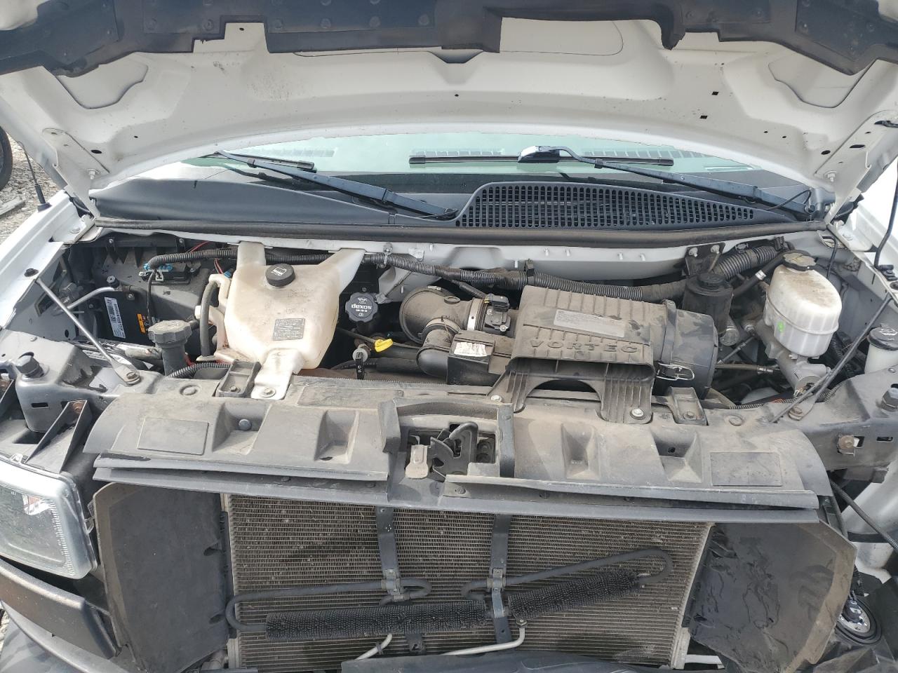 2018 GMC Savana - Image 12