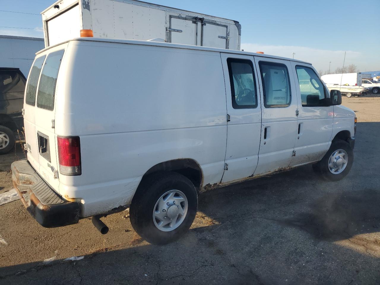2011 Ford Econoline - Image 3