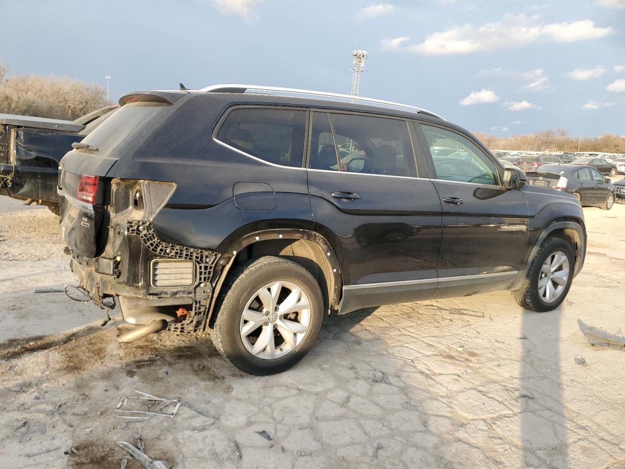 2018 Volkswagen Atlas - Image 3