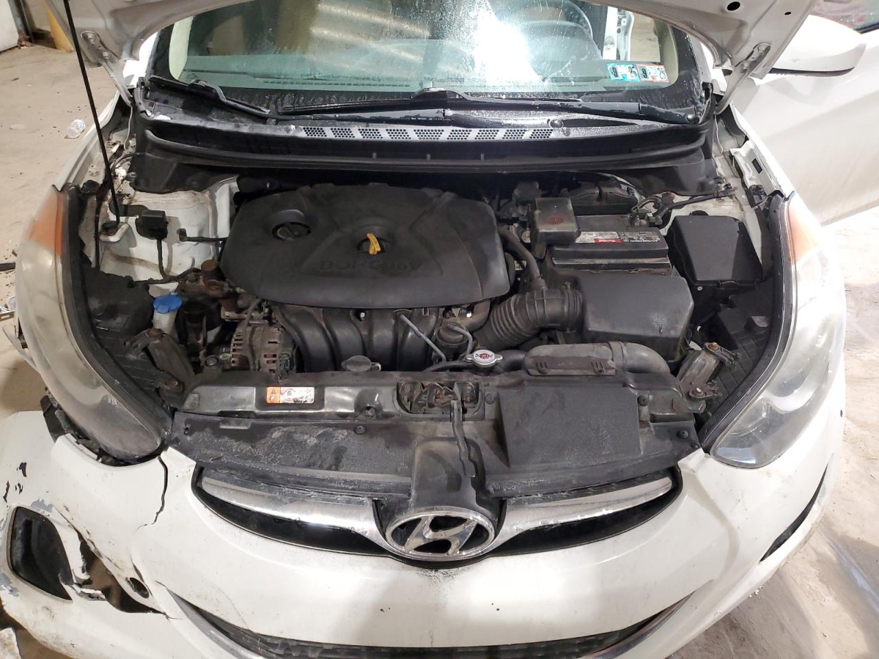 2013 Hyundai Elantra - Image 13