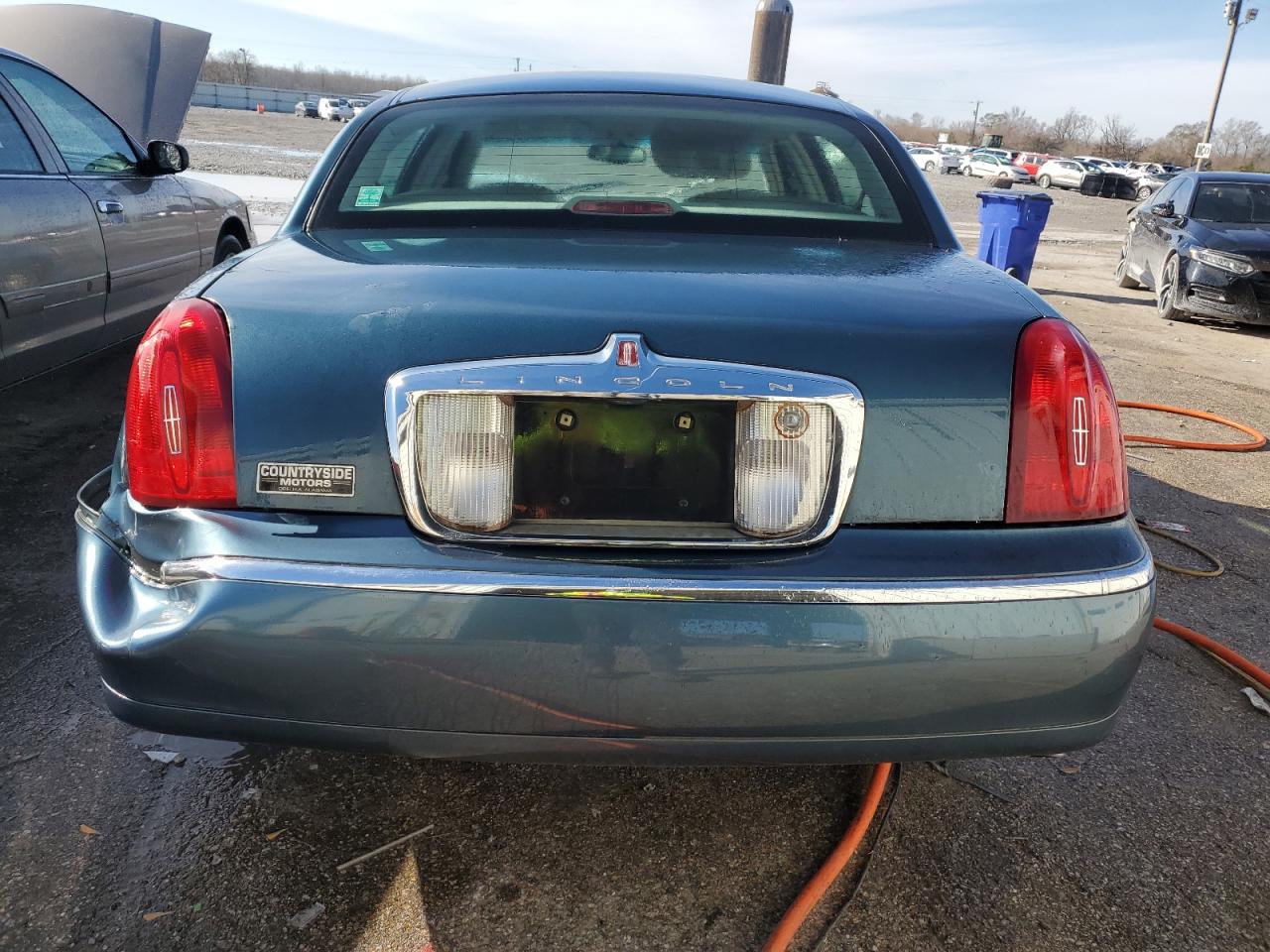 2001 Lincoln Town Car Executive VIN: 1LNHM81W01Y648008 Lot: 86470655