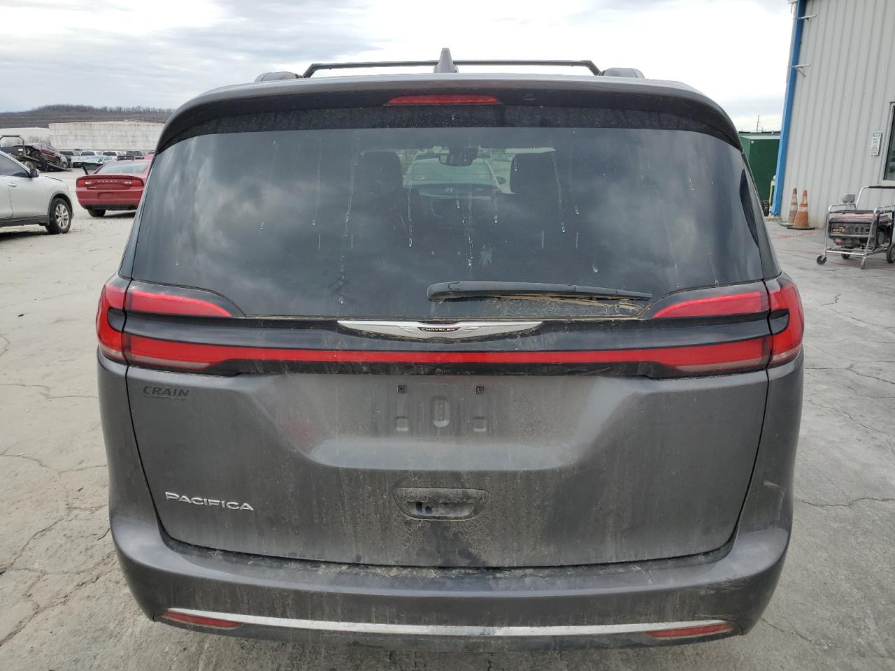 2022 Chrysler Pacifica - Image 6