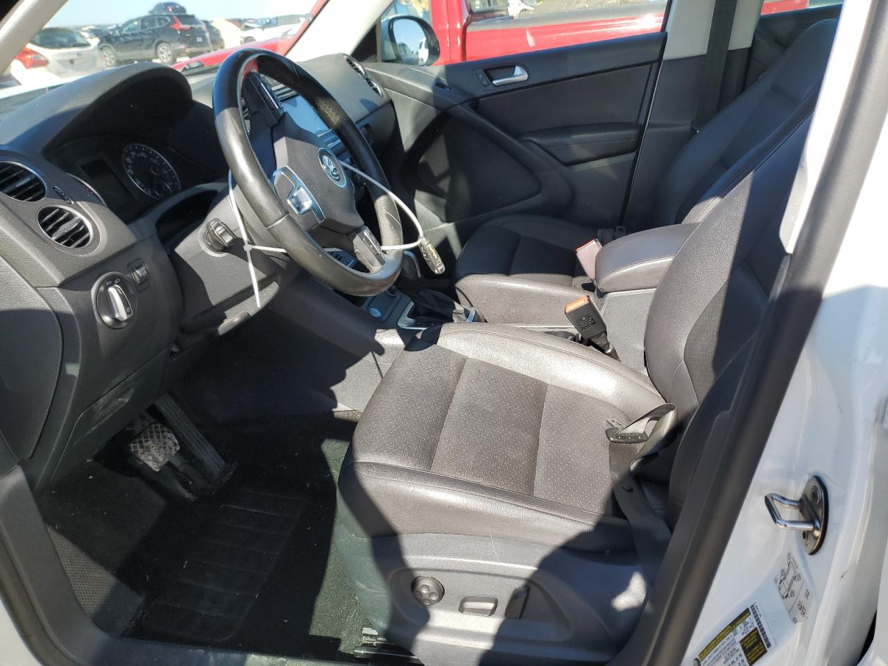 2017 Volkswagen Tiguan - Image 7