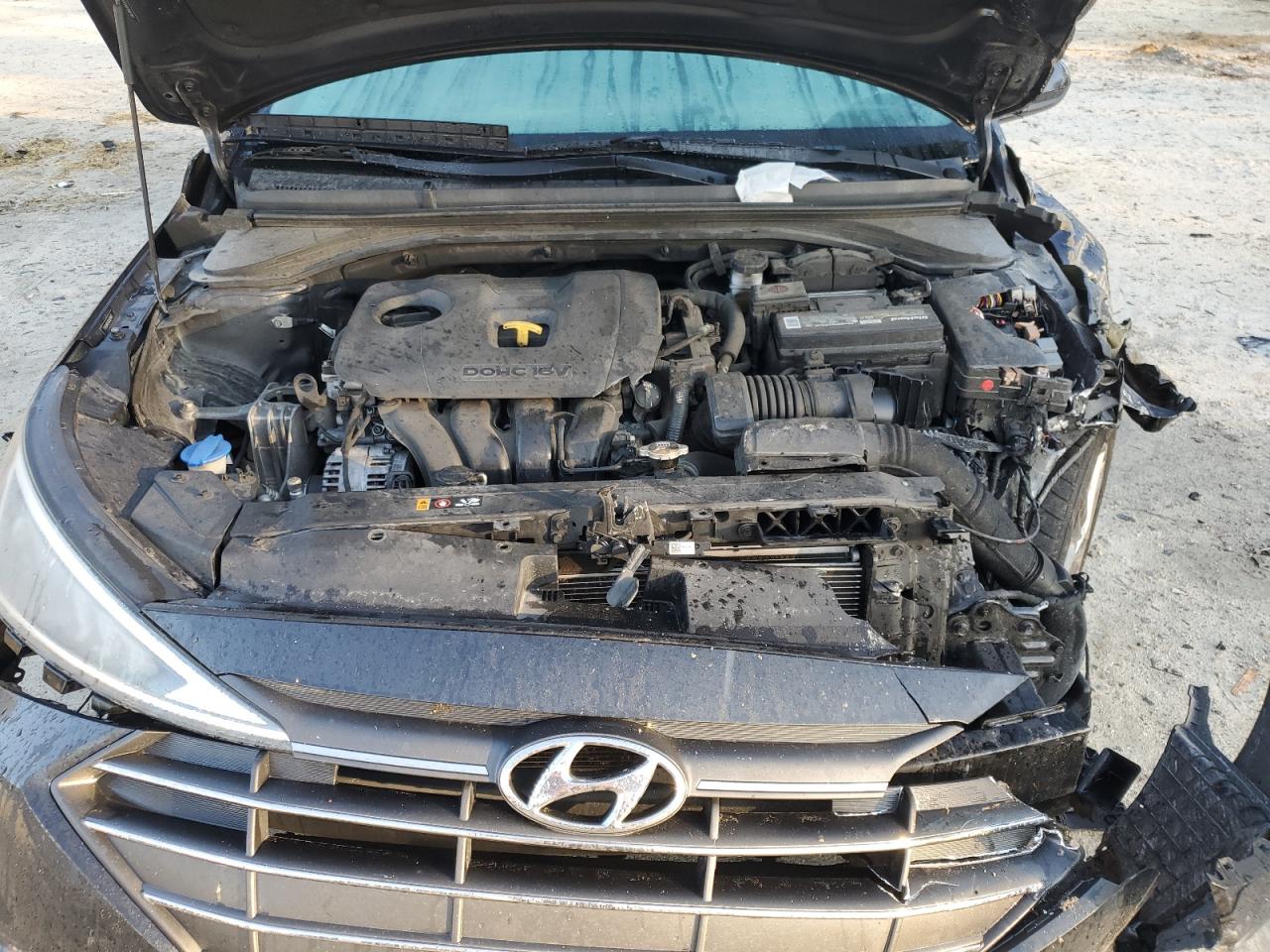 2020 Hyundai Elantra - Image 11