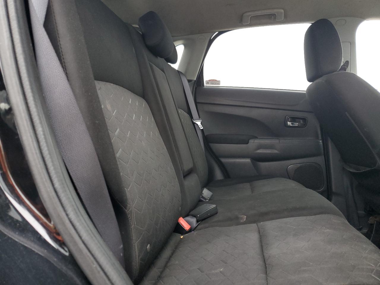 2021 Mitsubishi Outlander - Image 10
