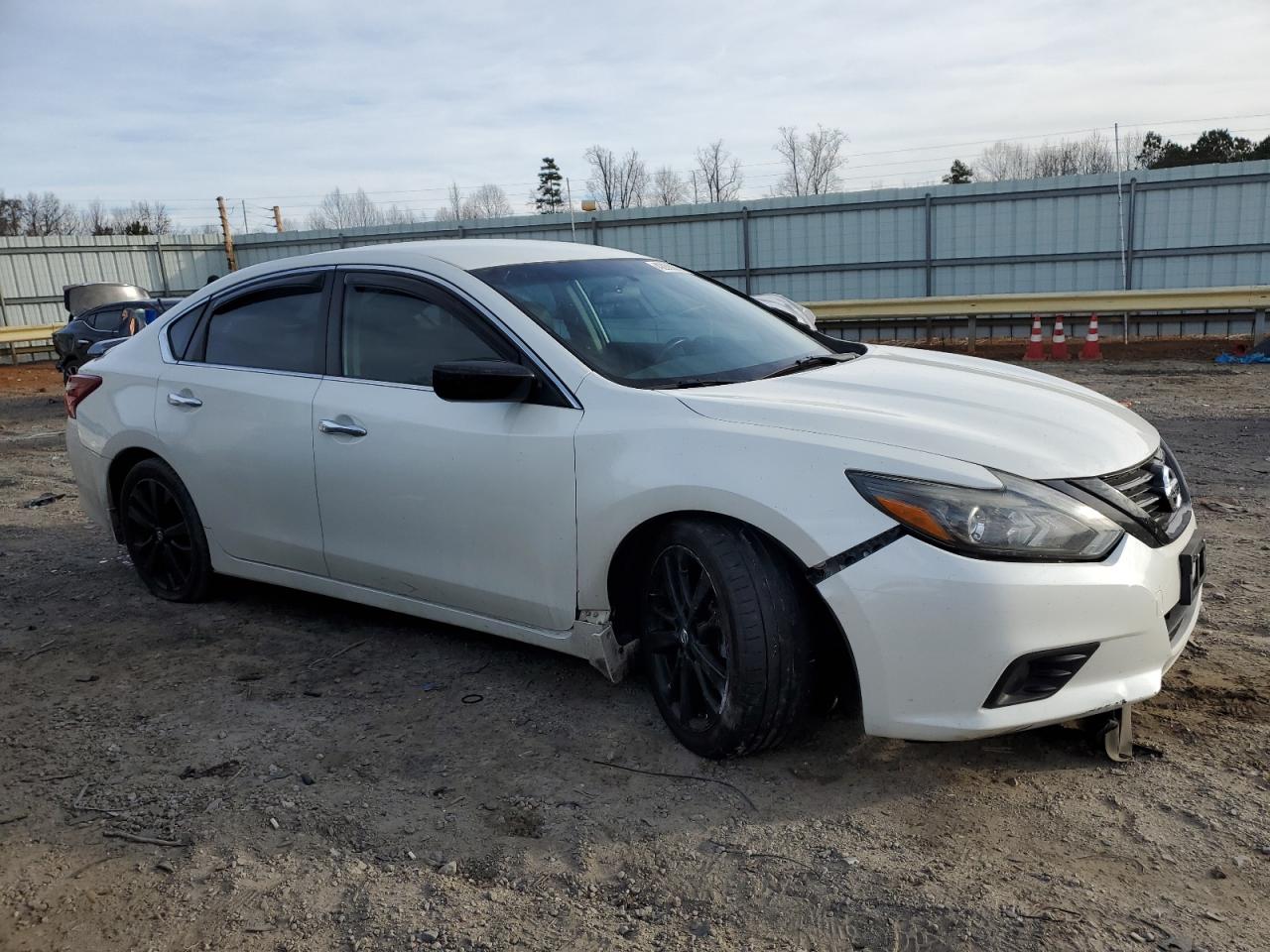 2018 Nissan Altima - Image 4
