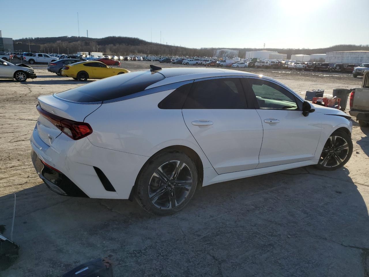 2021 Kia K5 - Image 3