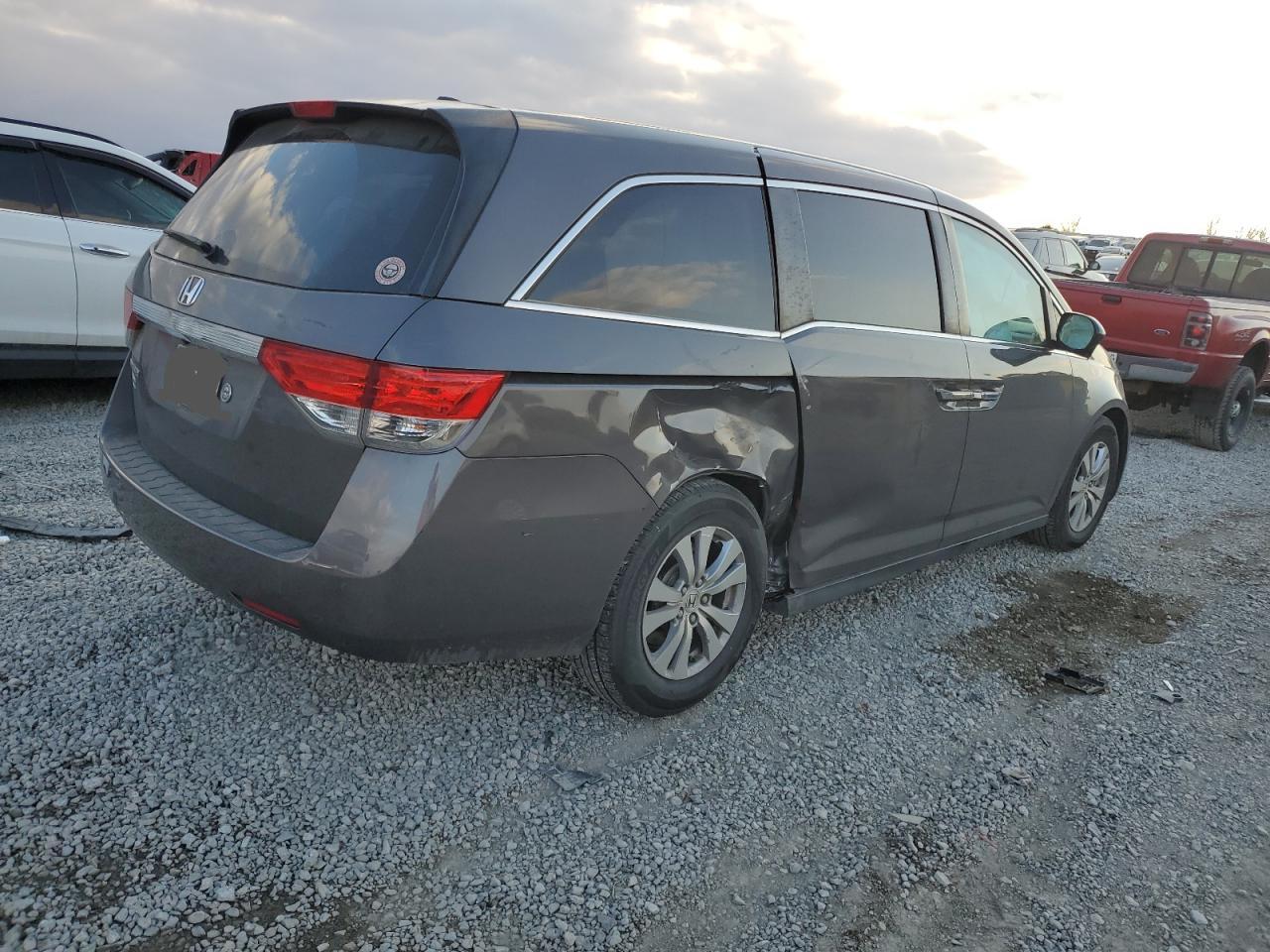 2016 Honda Odyssey - Image 3