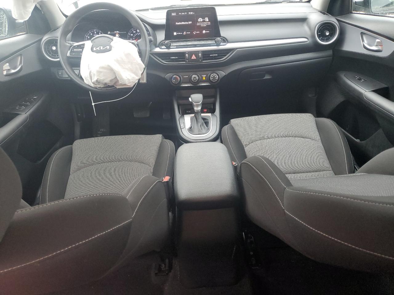 2024 Kia Forte - Image 8