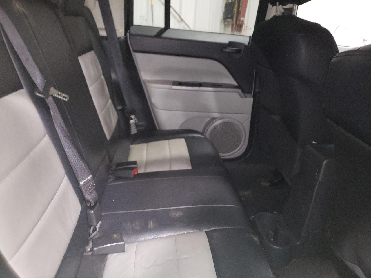 2007 Jeep Liberty (Patriot) - Image 11