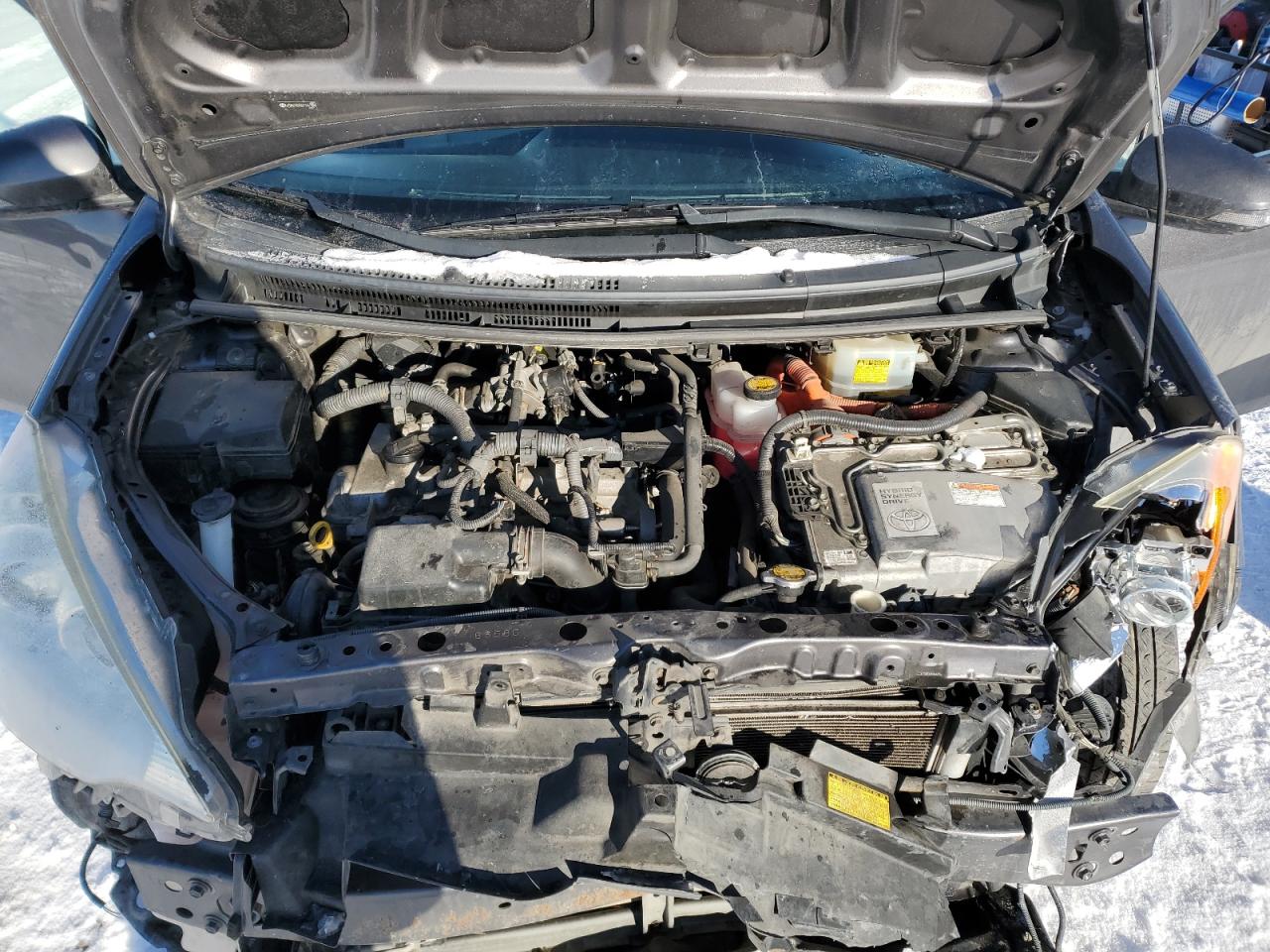 2013 Toyota Prius - Image 11
