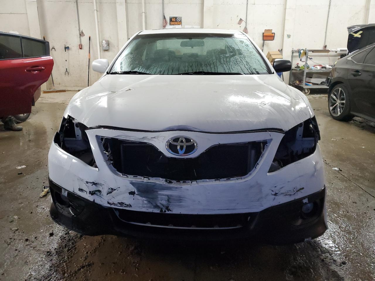 2011 Toyota Camry - Image 5
