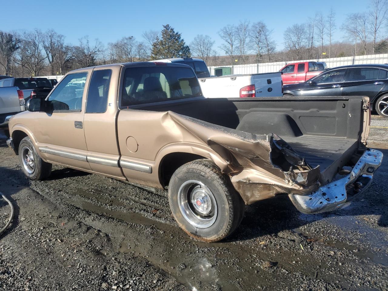 2003 Chevrolet S-10 Pickup - Image 2