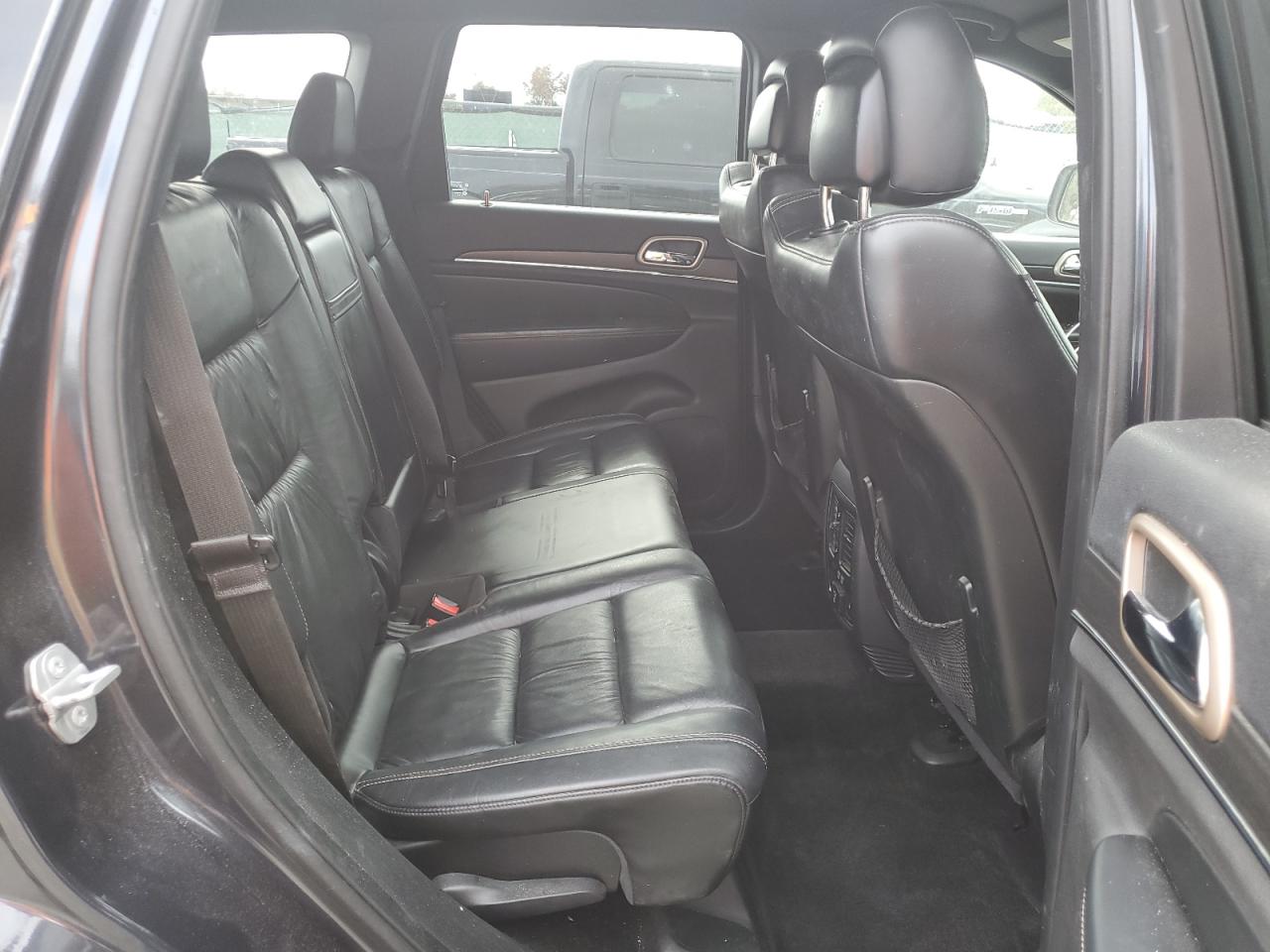 2015 Jeep Grand Cherokee - Image 11
