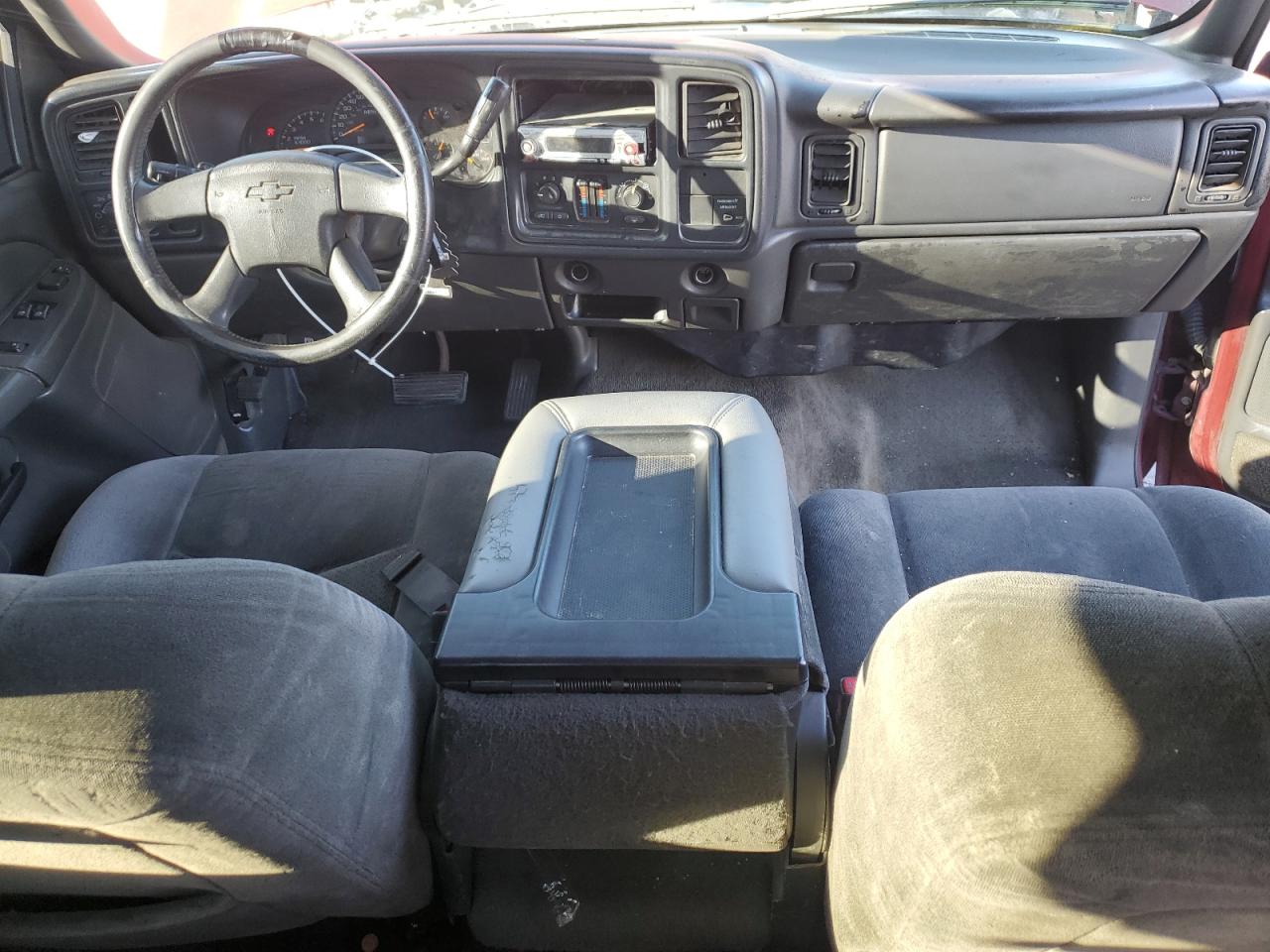 2004 Chevrolet Silverado - Image 8