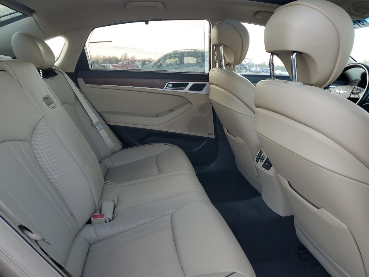 2017 Genesis G80 - Image 10