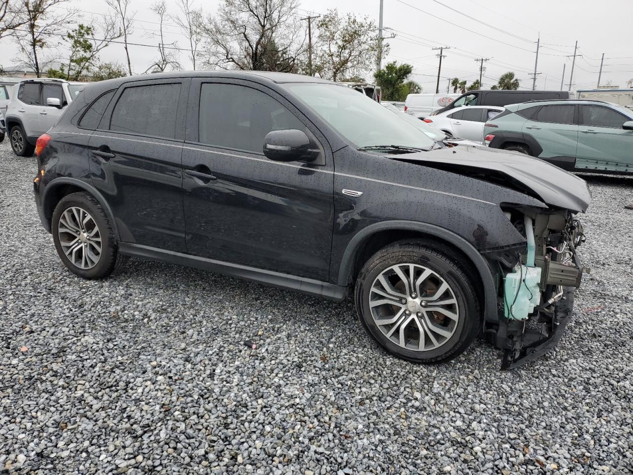 2018 Mitsubishi Outlander - Image 4