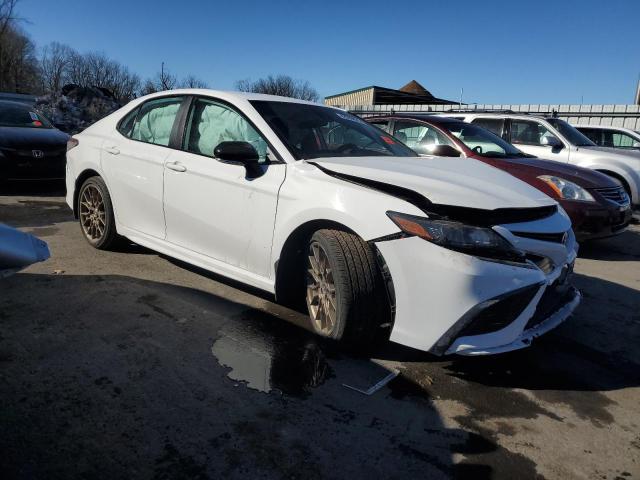 TOYOTA CAMRY 2024 Белы