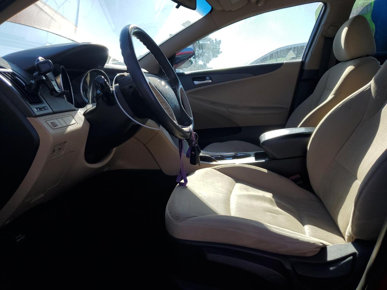 2011 Hyundai Sonata - Image 7