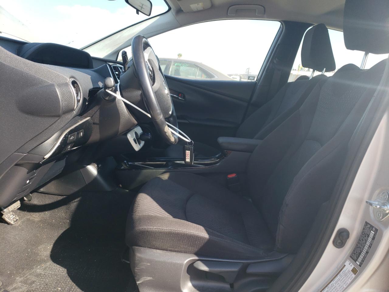 2019 Toyota Prius - Image 7