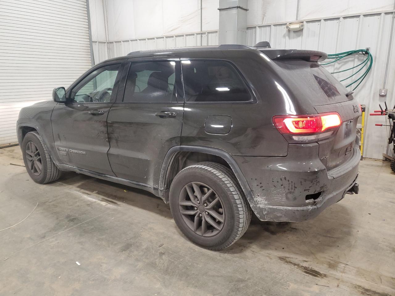 2016 Jeep Grand Cherokee - Image 2