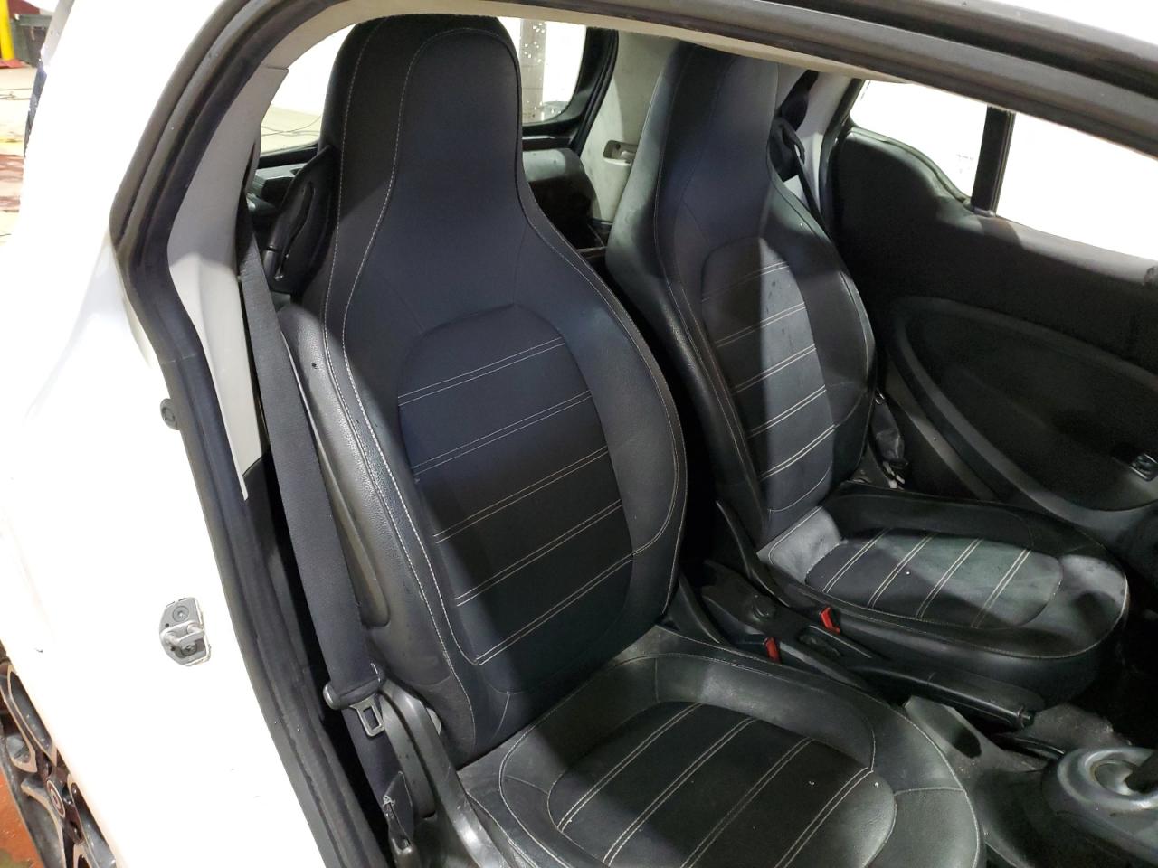 2016 Smart Fortwo - Image 10