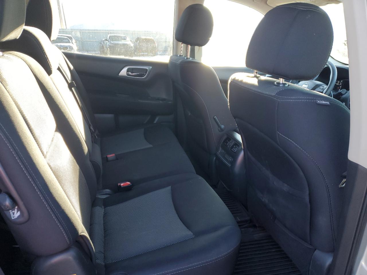 2017 Nissan Pathfinder - Image 10