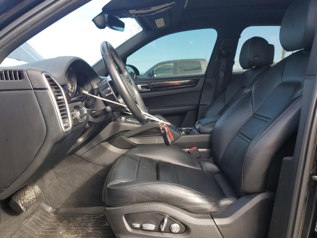 2020 Porsche Cayenne - Image 7