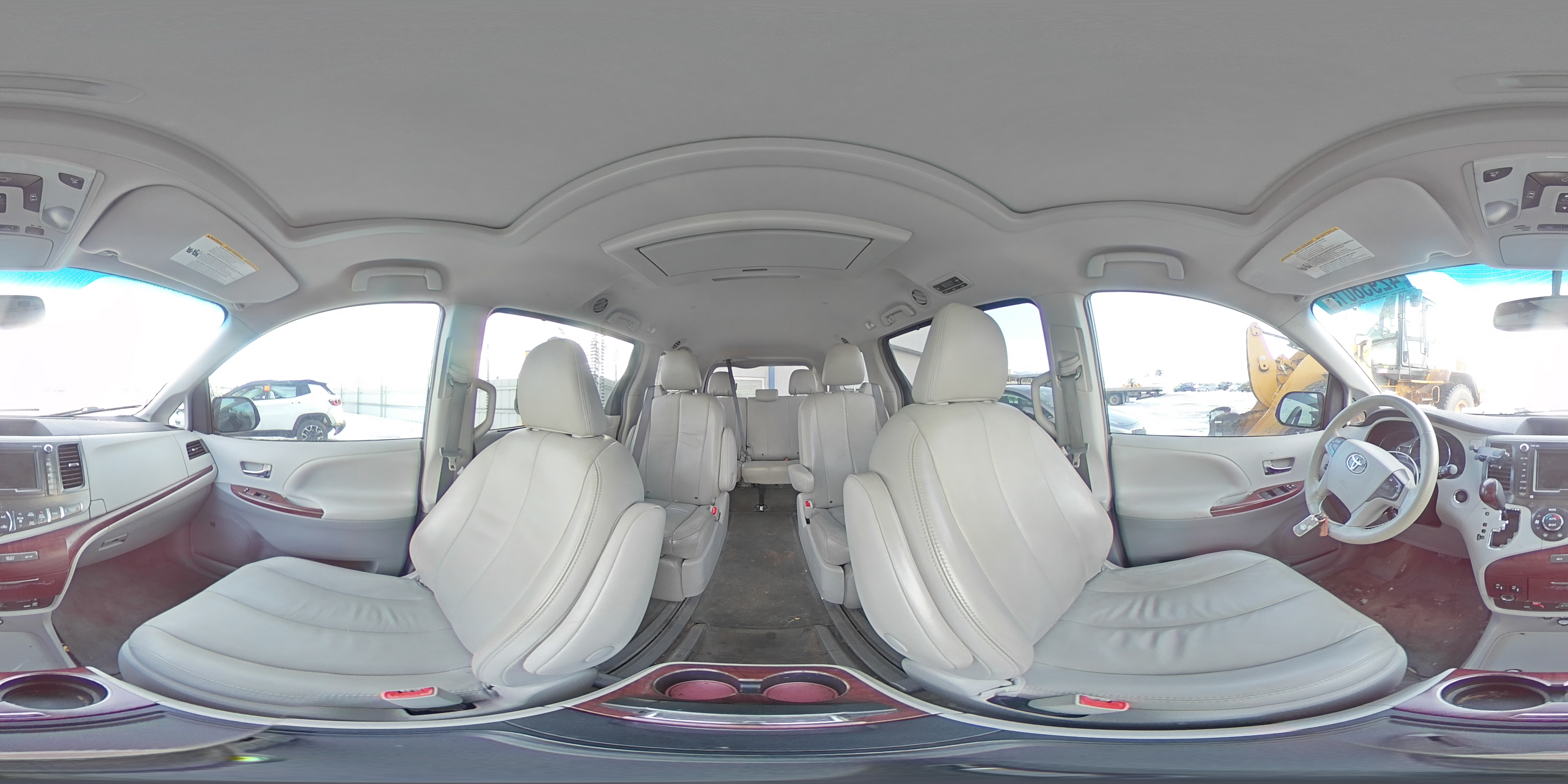 2013 Toyota Sienna - Image 14