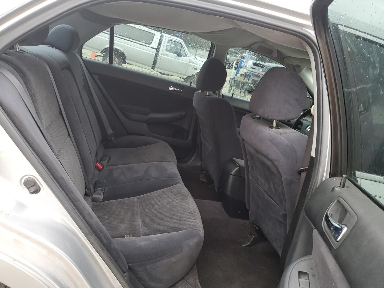 2003 Honda Accord - Image 10