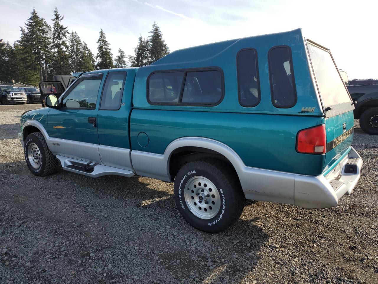 1995 Chevrolet S-10 Pickup - Image 2