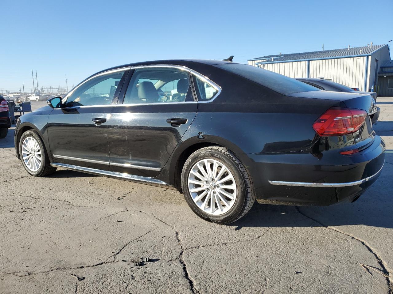 VIN 1VWBS7A31GC046236 2016 VOLKSWAGEN PASSAT no.2