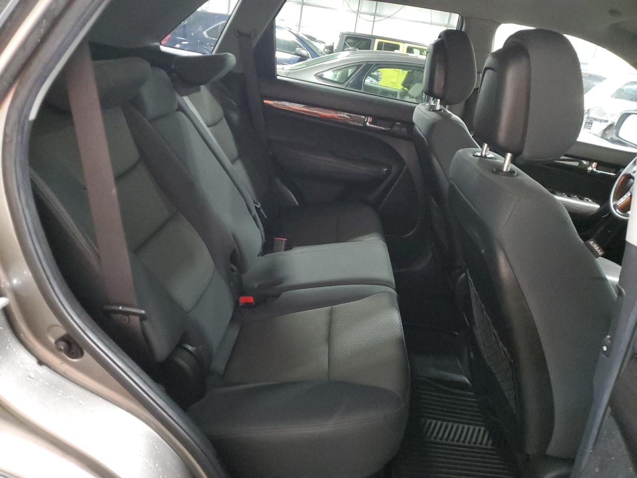 2013 Kia Sorento - Image 10