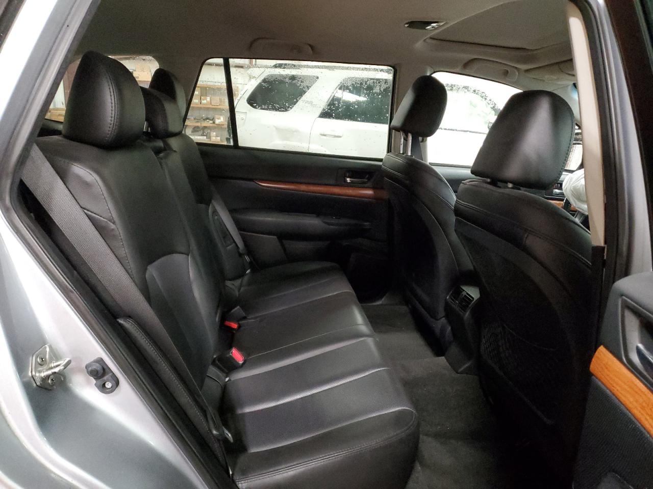 2013 Subaru Outback - Image 11