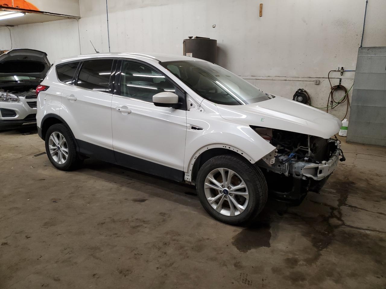 VIN 1FMCU9GD7KUB04409 2019 FORD ESCAPE no.4