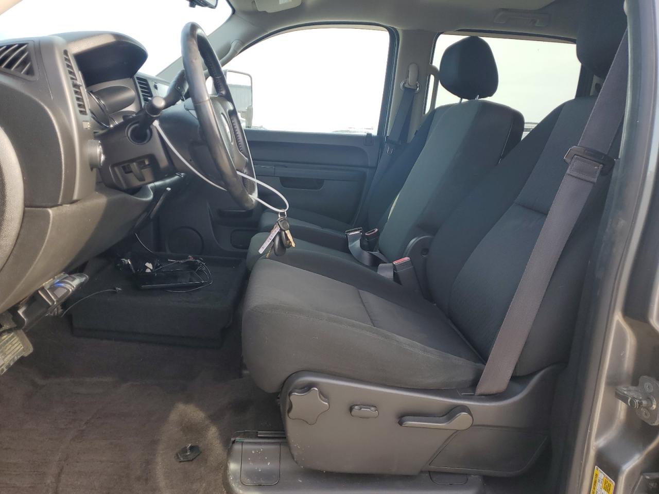 2013 Chevrolet Silverado - Image 7